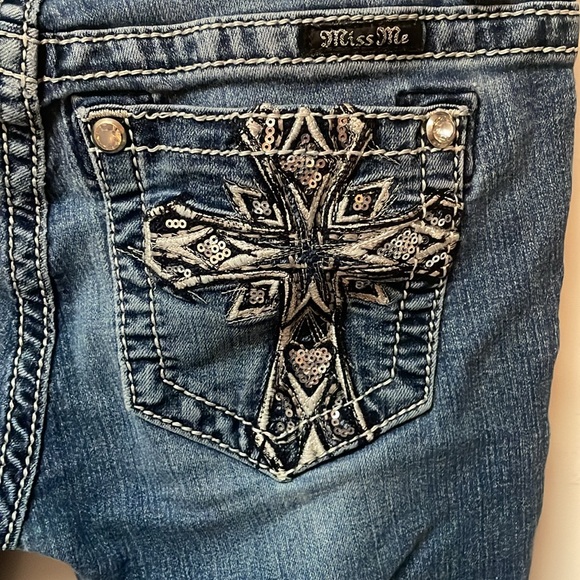 Miss Me Jeans - Picture 2 of 11